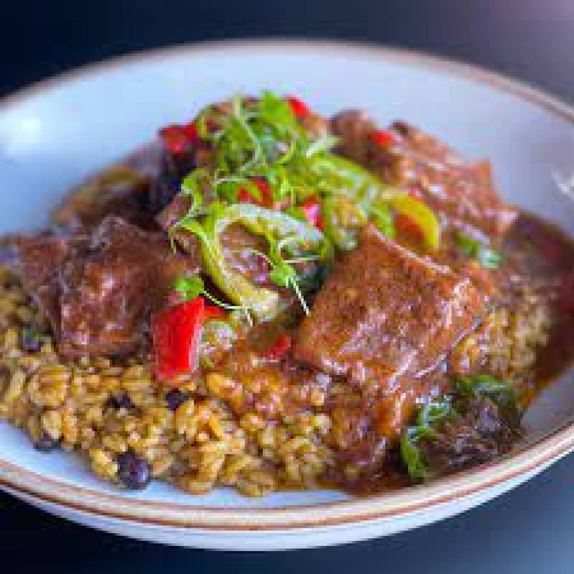 CARNE GUISADA CON MAMPOSTEAO