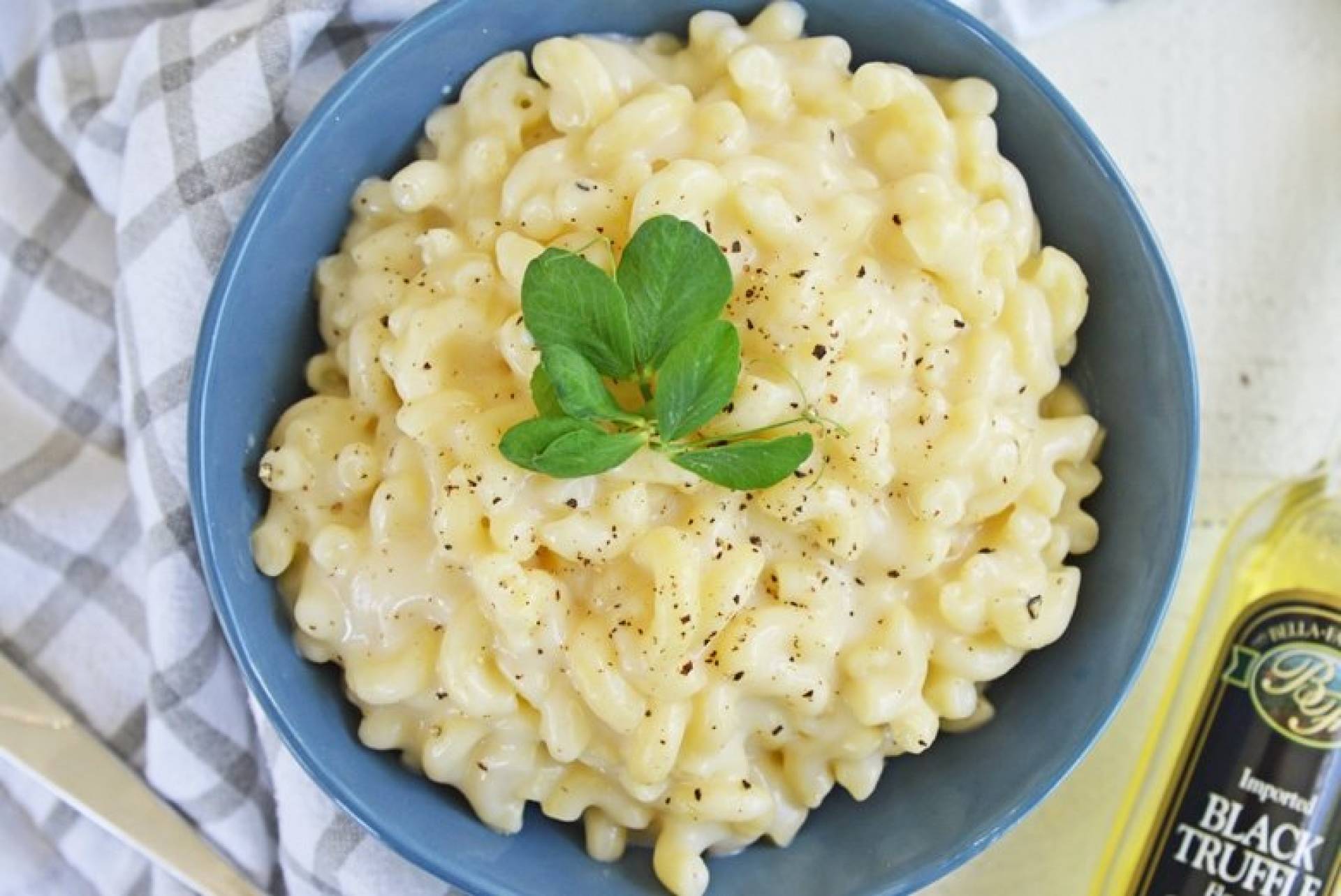 TRUFFLE MAC AND CHEESE DE ROPA VIEJA