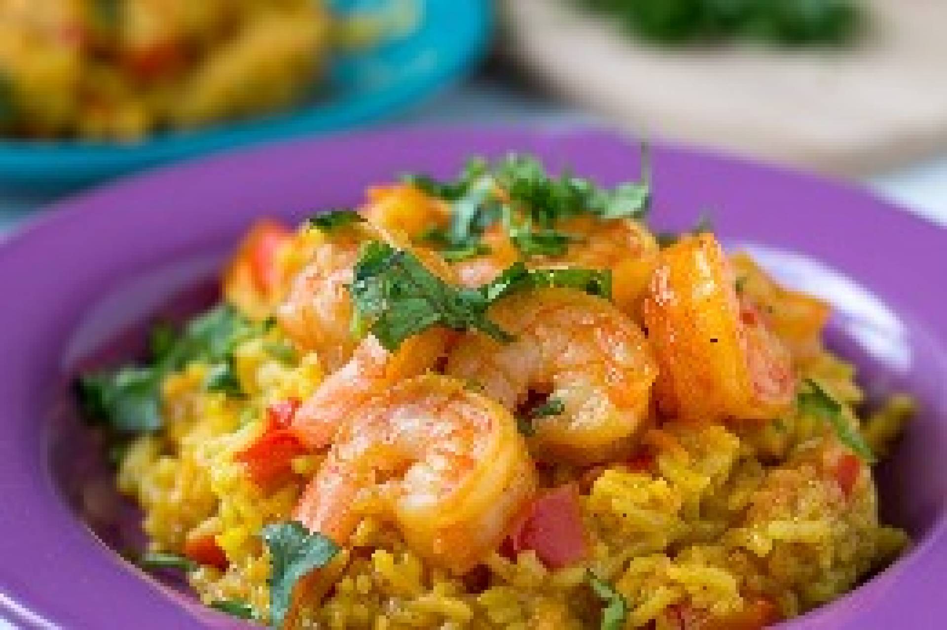 PAELLA DE CAMARONES Y POLLO