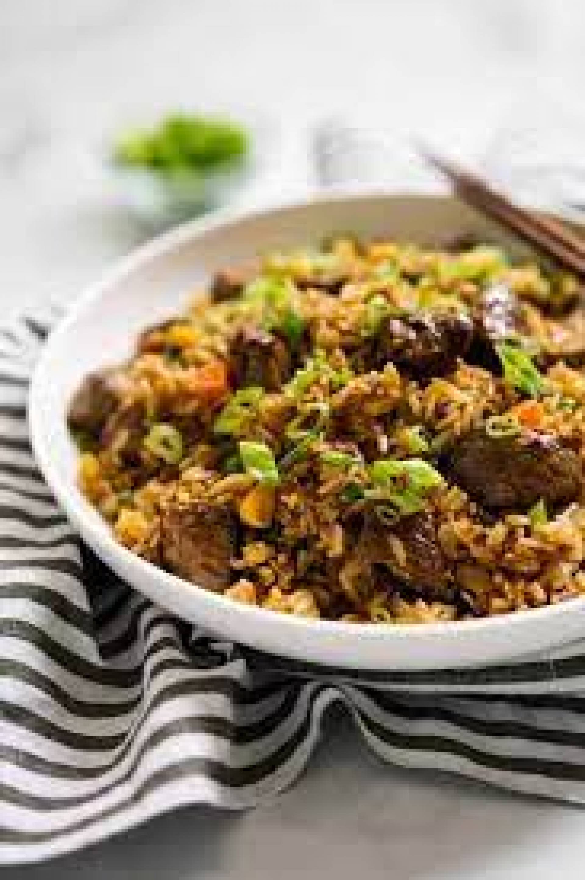 ARROZ FRITO CON PEPPER STEAK