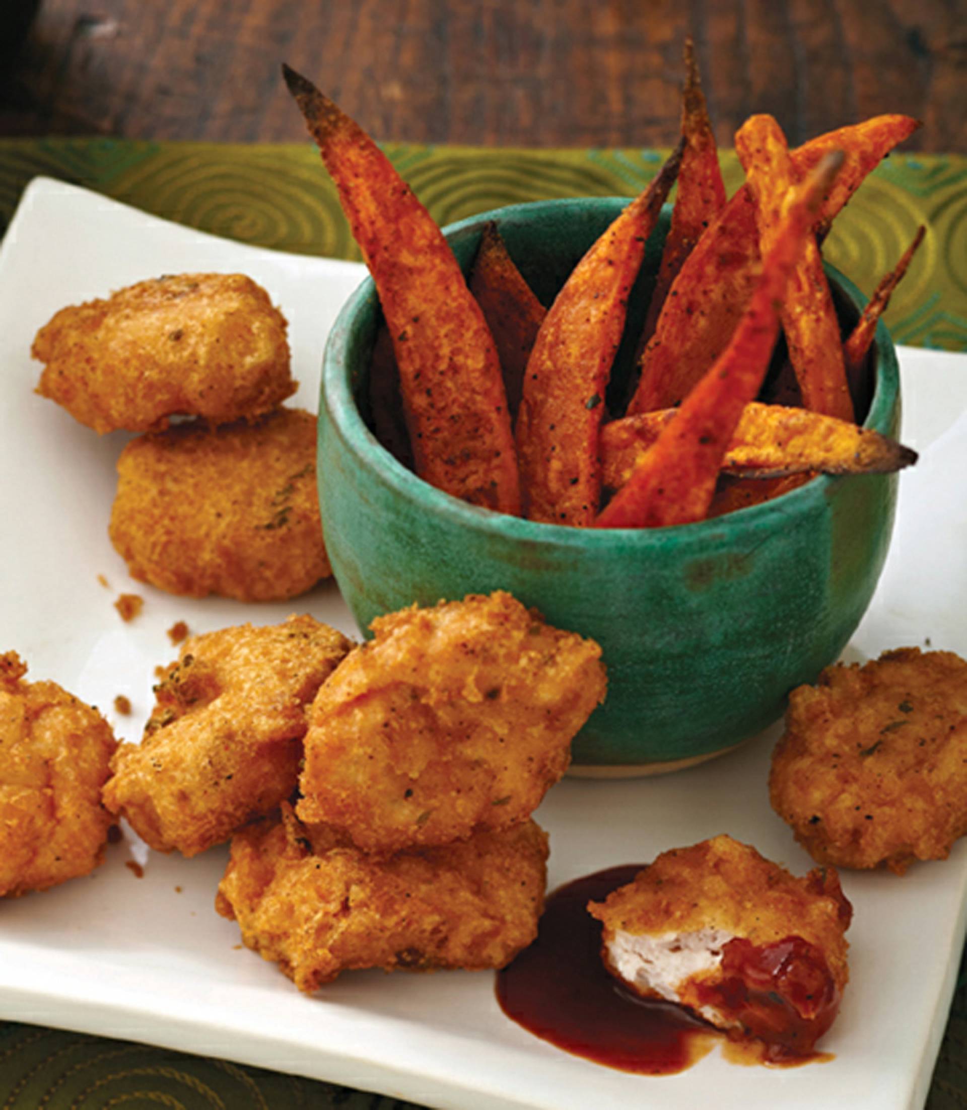 CHICKEN NUGGETS WITH BATATA FRIES