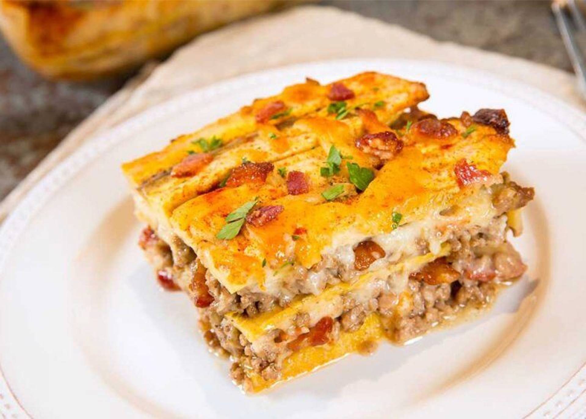 PASTELON DE AMARILLO DE RES Y TRES QUESOS