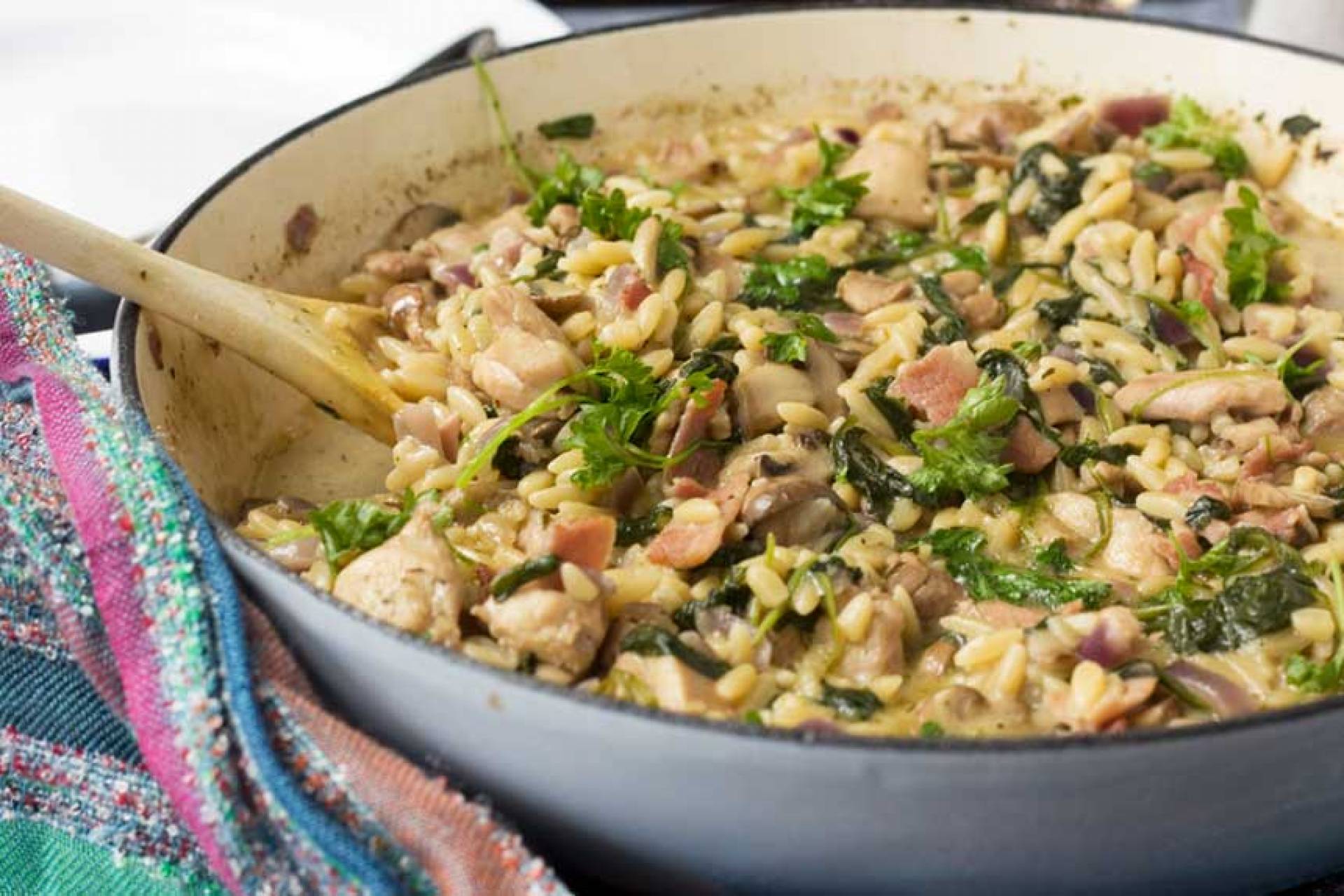 CHICKEN BACON & BROCOLI ORZO PASTA EN SALSA ALFREDO