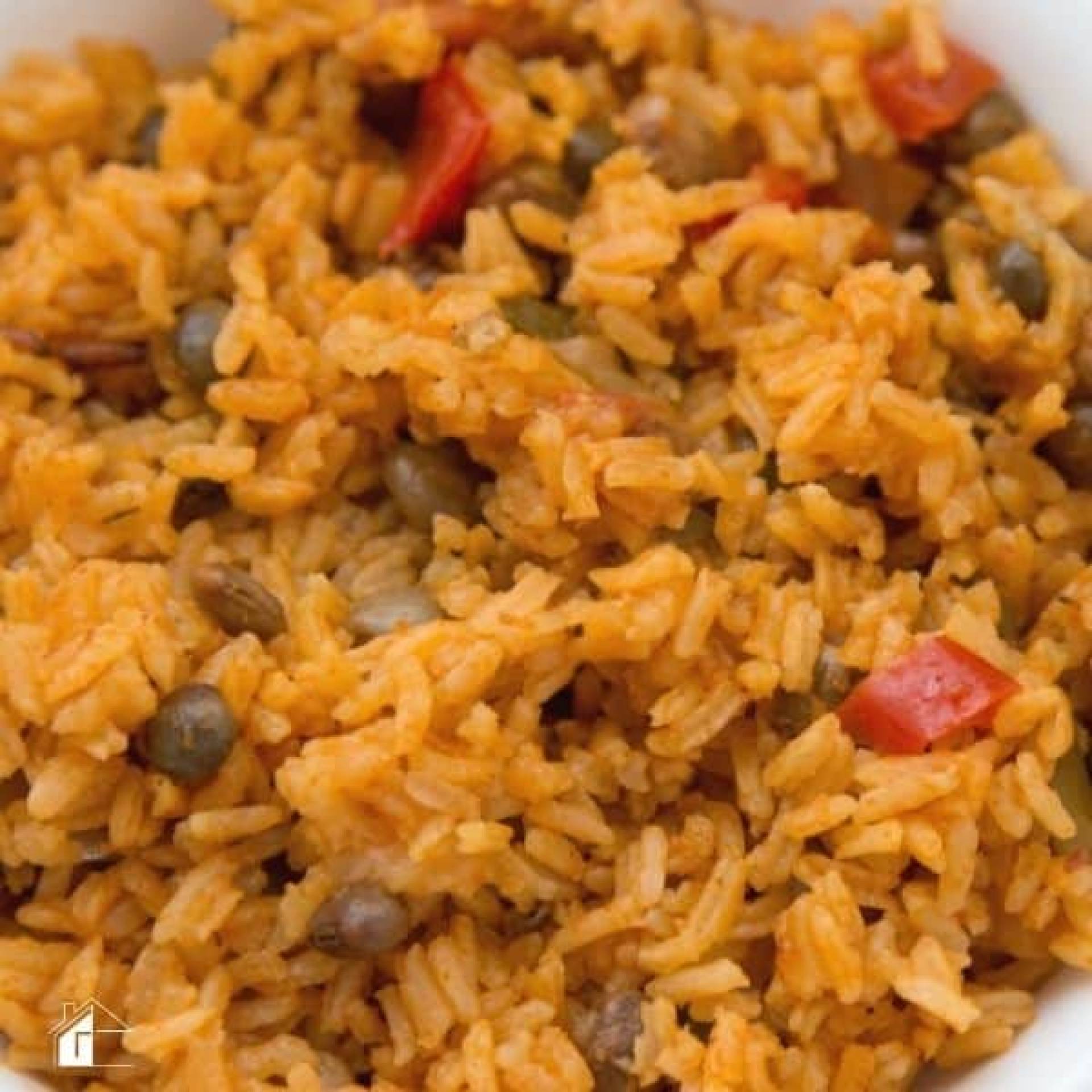 ARROZ CON GANDULES/PERNIL AL HORNO/MINI PASTEL DE MASA