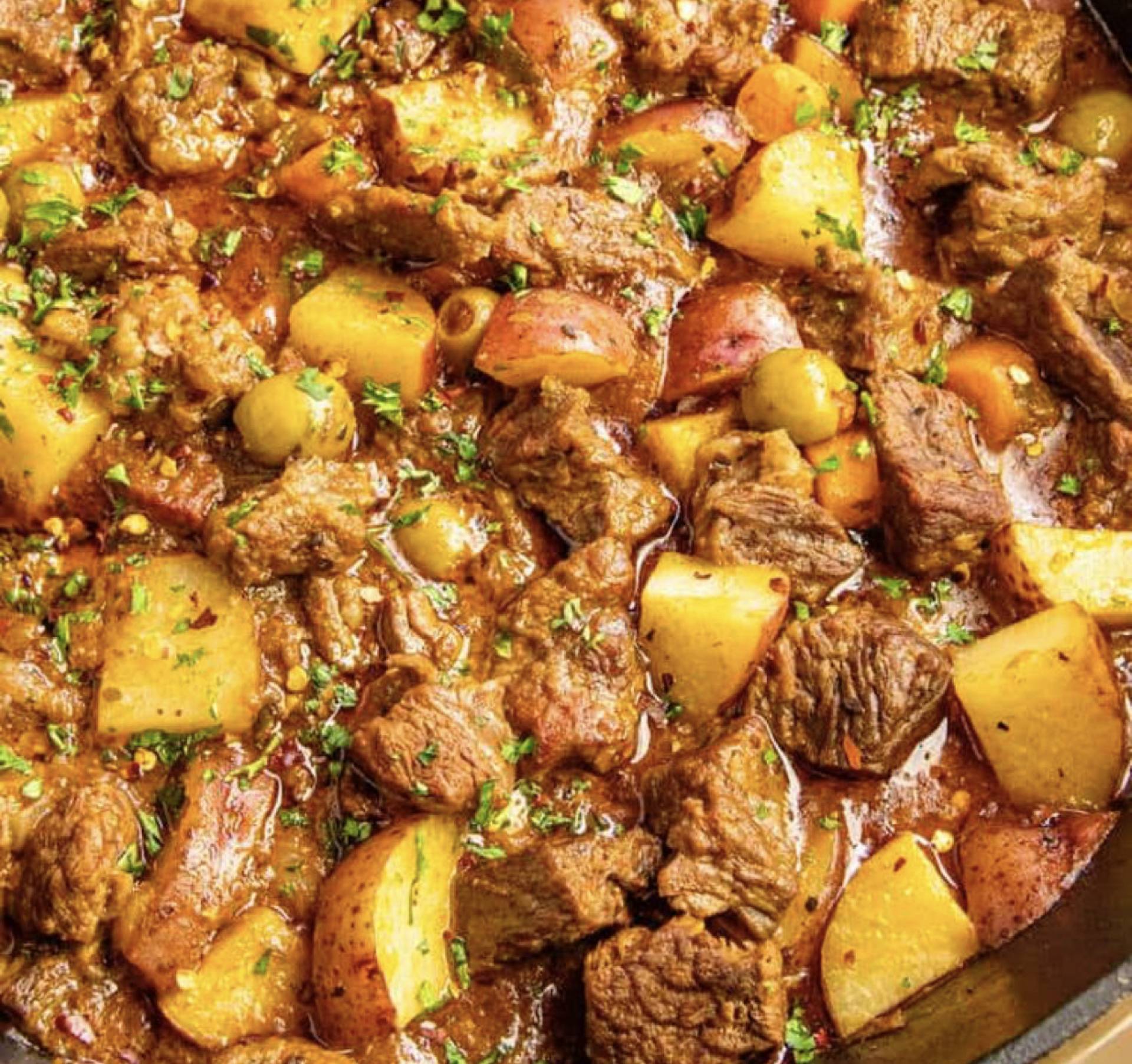 CARNE GUISADA CON ARROZ Y MADUROS
