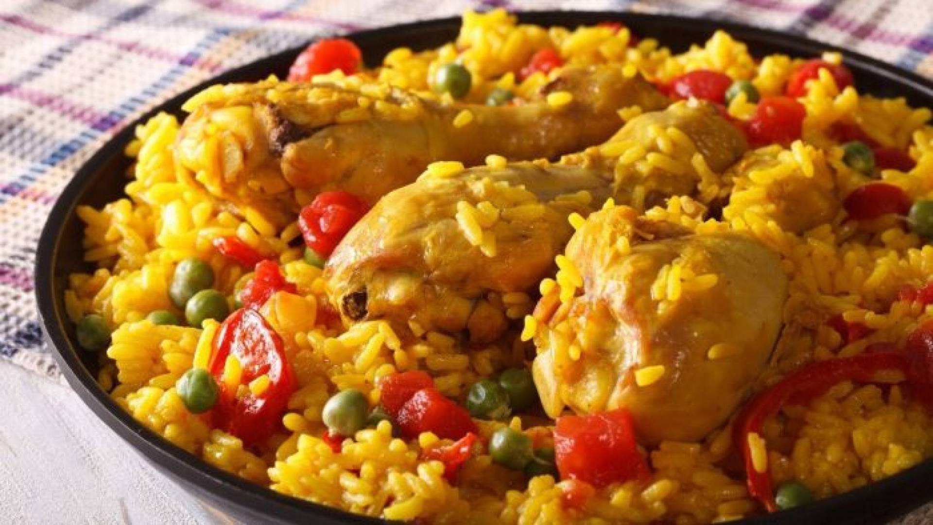 ARROZ CON POLLO Y MADUROS