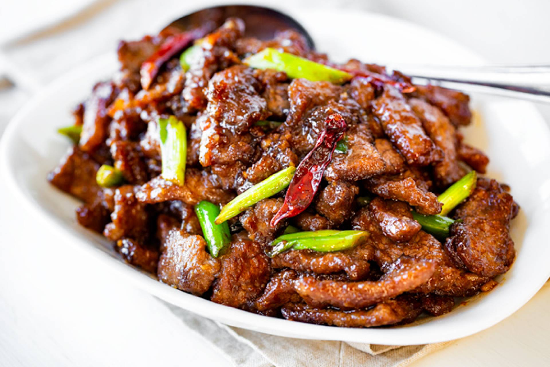 Mongolian beef con arroz asiático