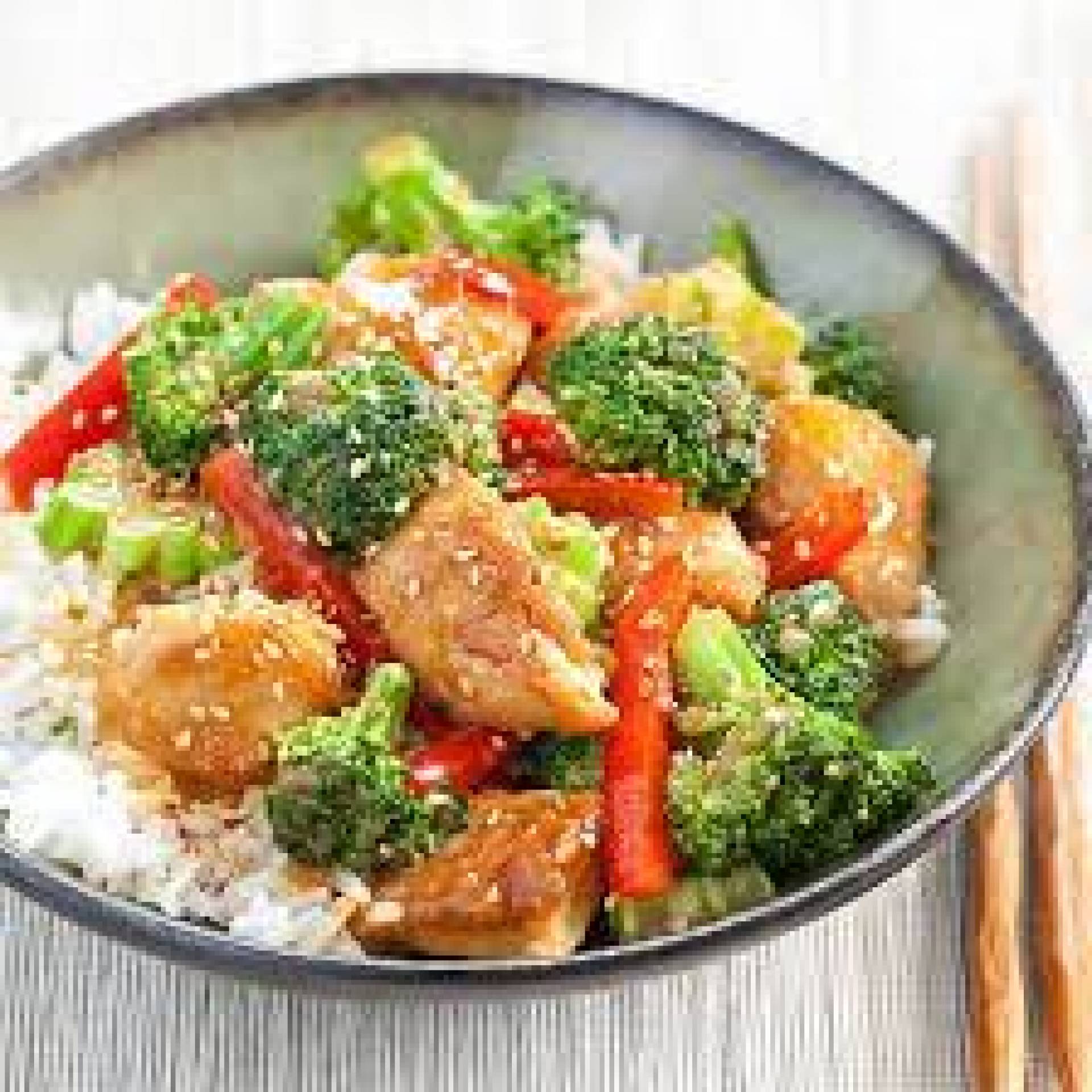 PEPPER POLLO BROCOLI Y ARROZ JAZMIN