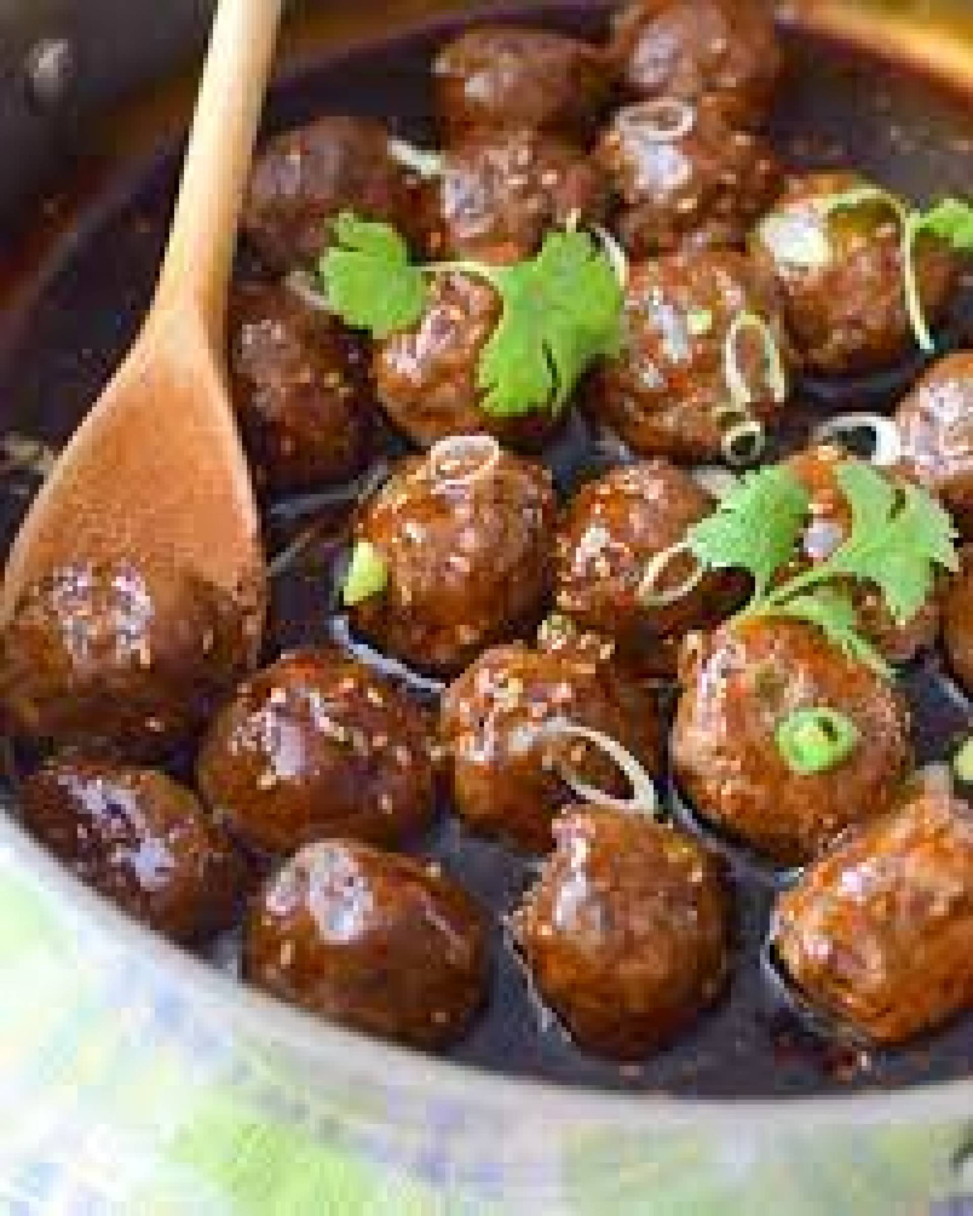 Albóndigas teriyaki con arroz frito saludable