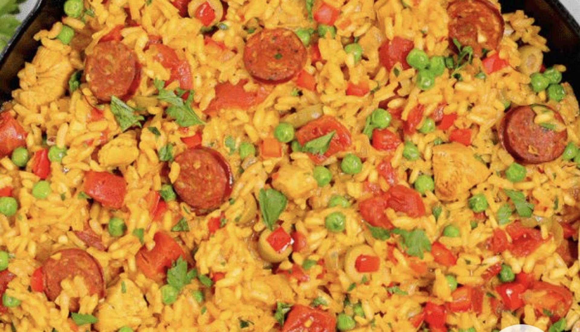 Paella de Pollo y Chorizo