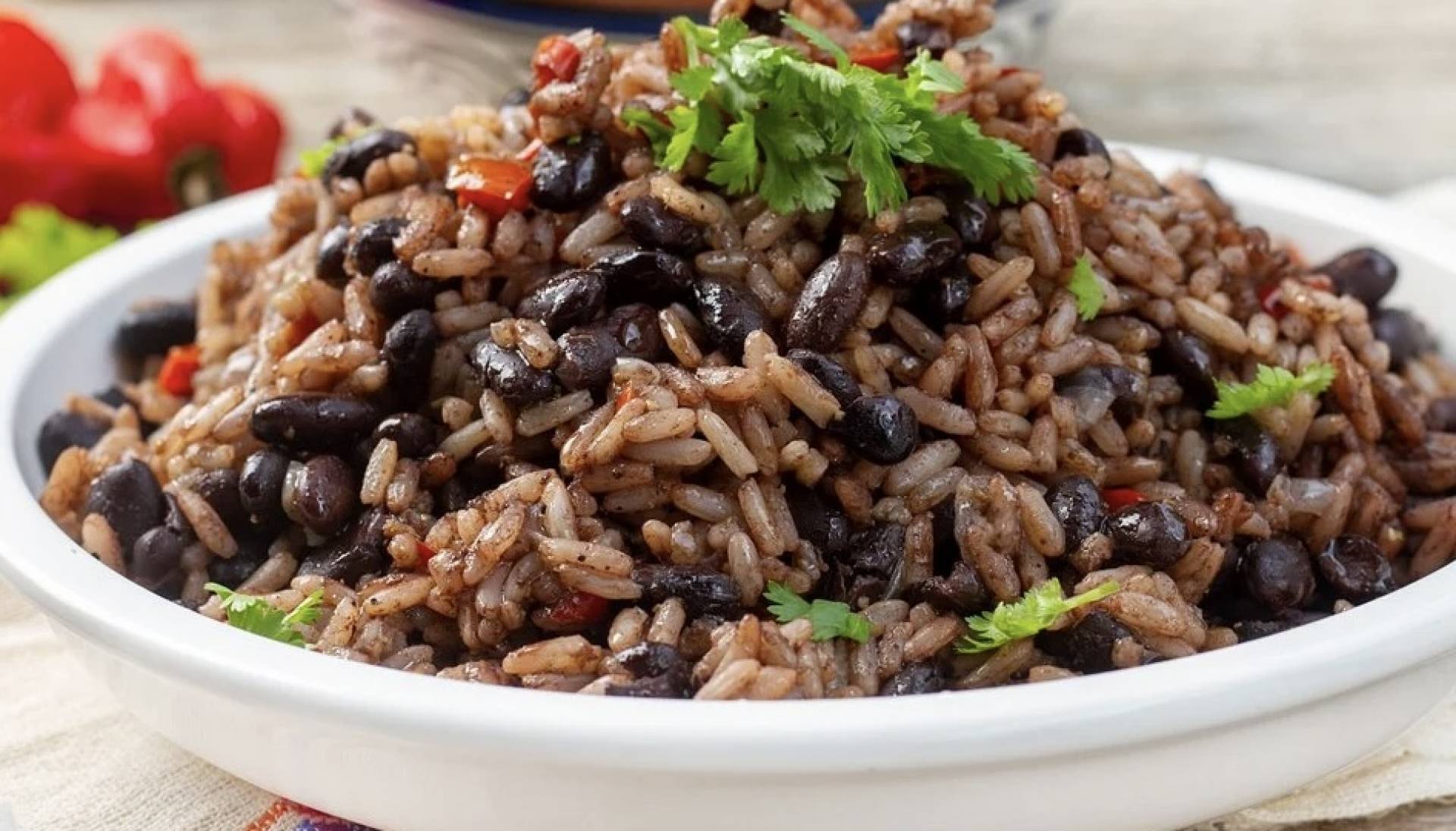 Arroz congri con carne mechada