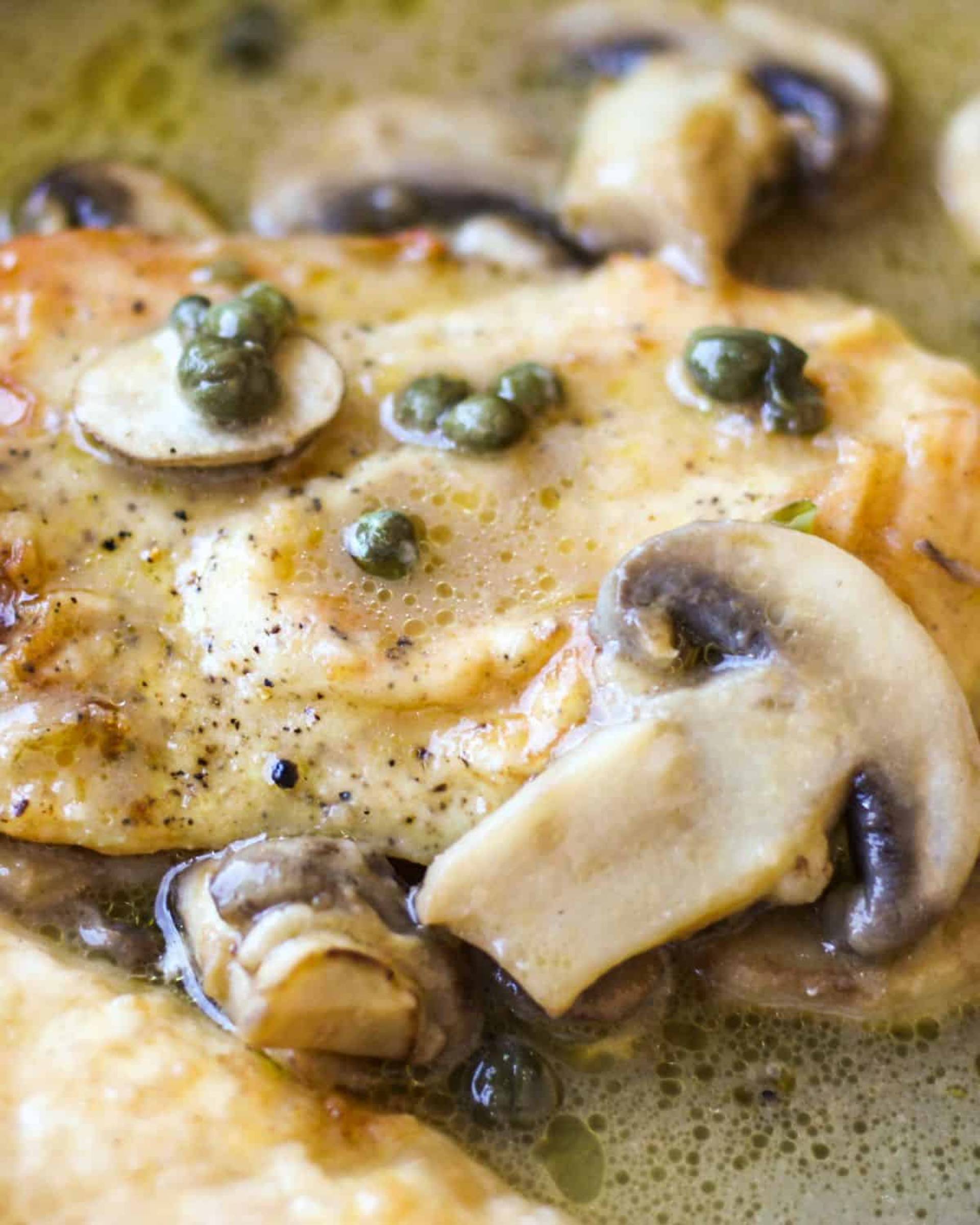 Chicken Piccata (lemon sauce, setas y capers) con papa majada