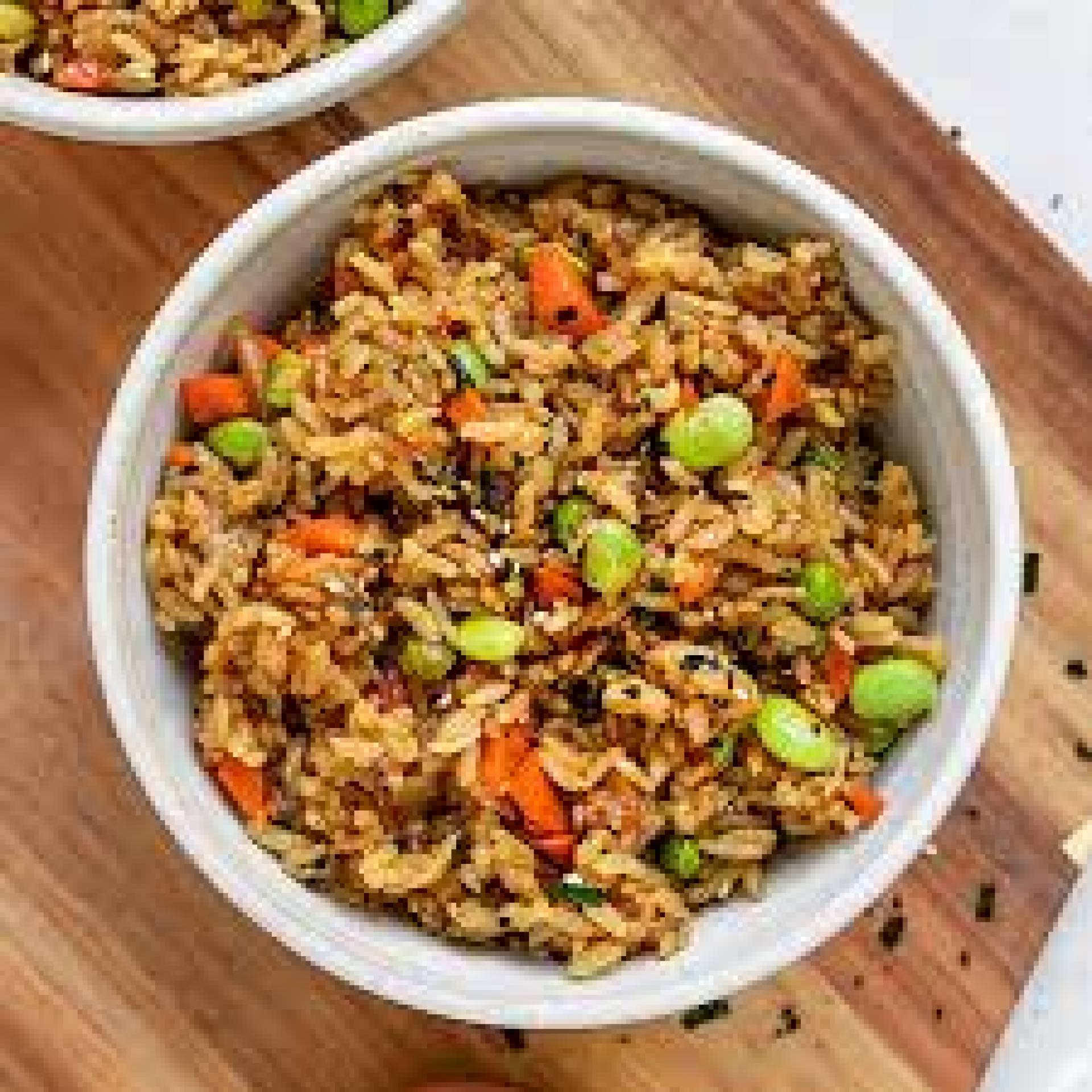 Arroz frito con vegetales en salsa teriyaky