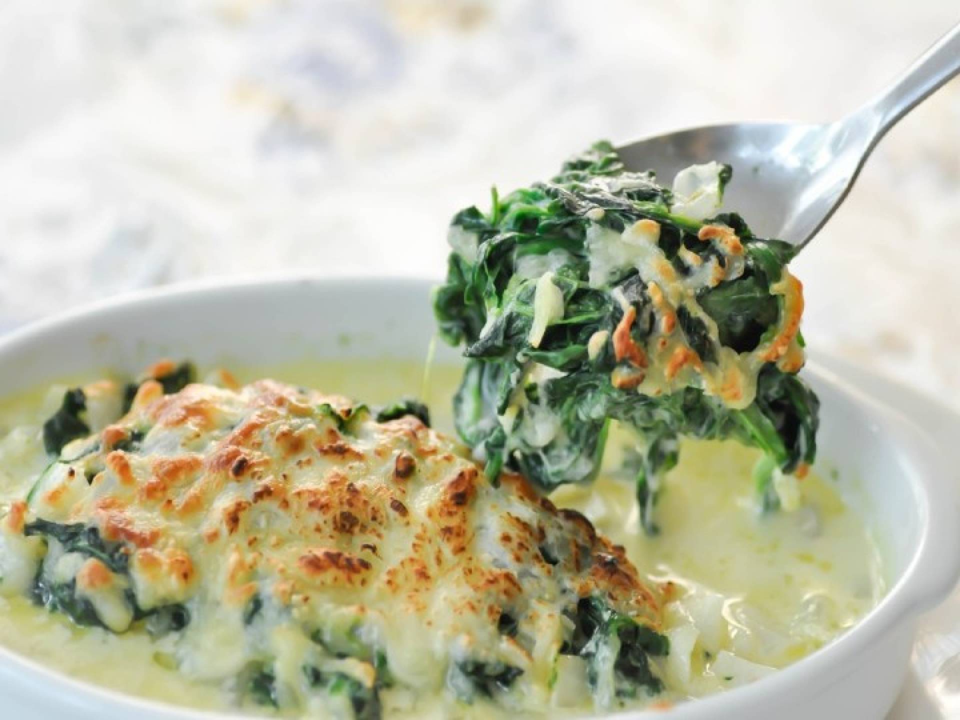 Caderas al horno con papas gratinadas