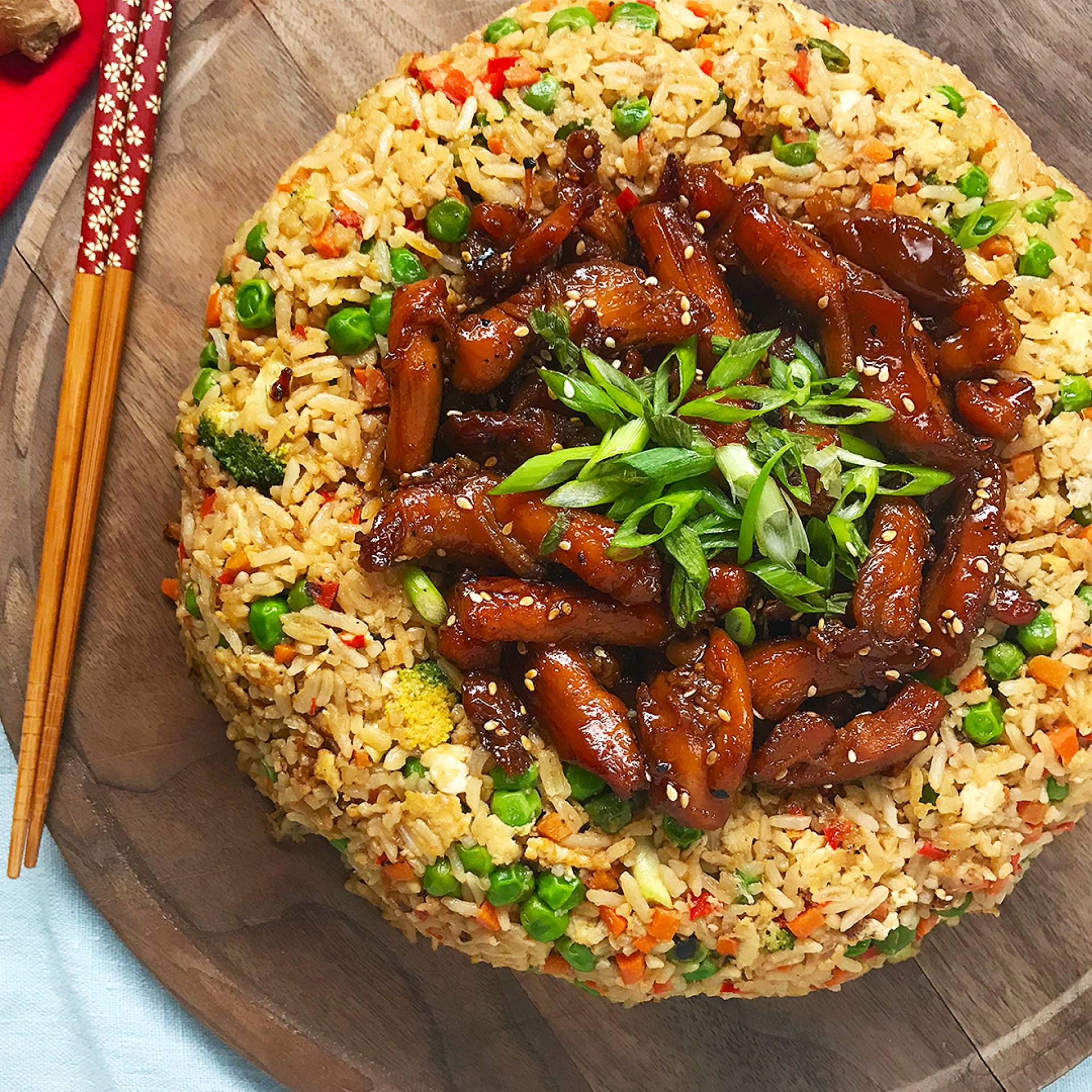 CHICKEN TERIYAKI CON ARROZ FRITO