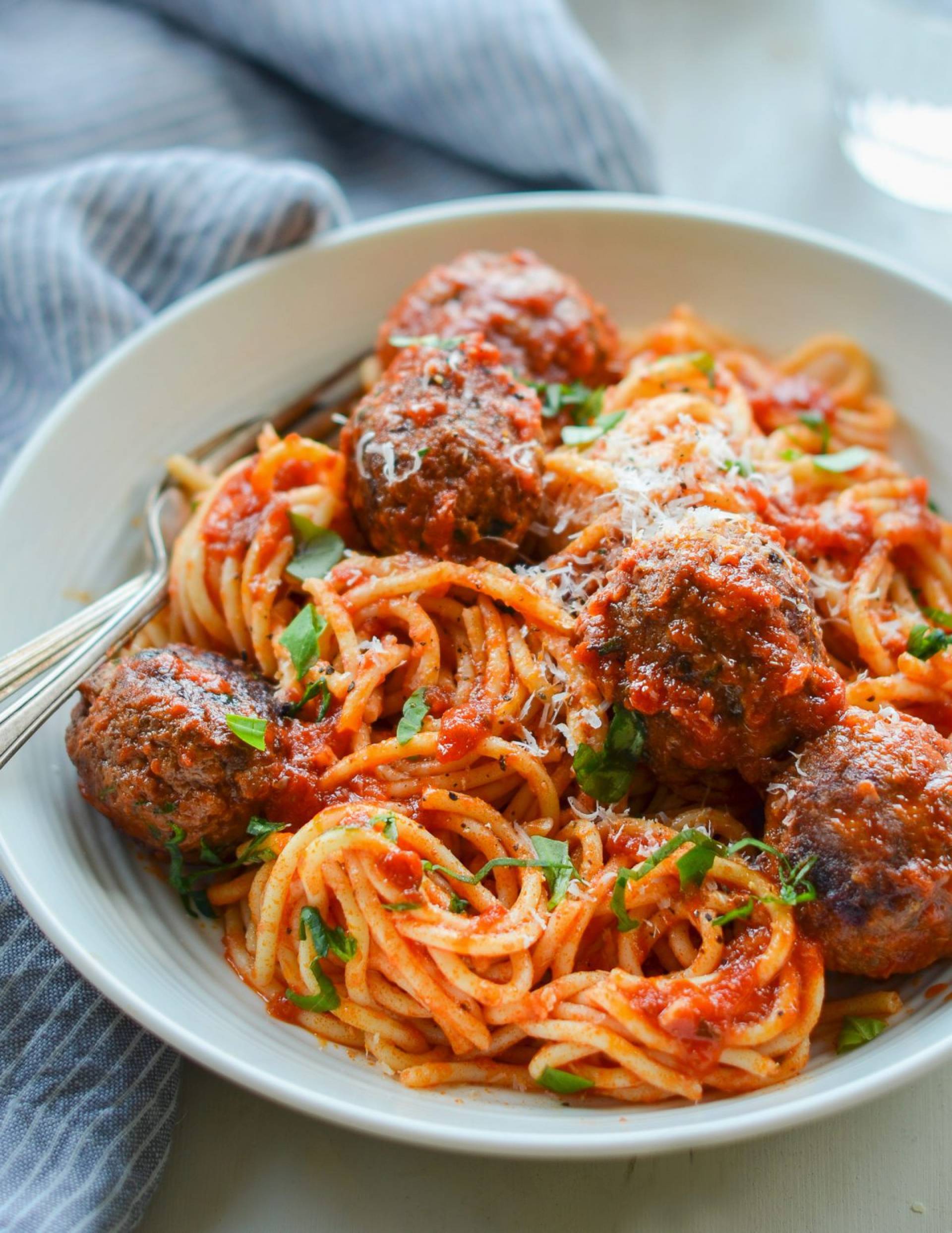 Albondigas de res marinara & spaghetti