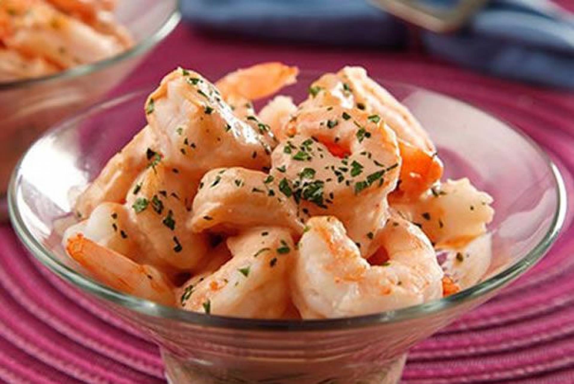 Camarones al coco con arroz frito coliflor